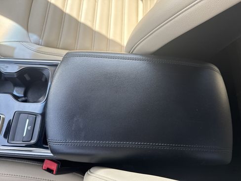 Used 2019 Ford Edge SEL FWD image 28