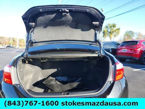 Used 2015 Toyota Corolla LE image 19