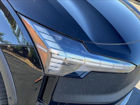 New 2026 Volvo EX30 Cross Country Ultra w/ Protection Package Premier image 33