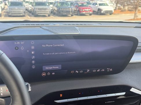 Used 2025 Buick Enclave Preferred image 21