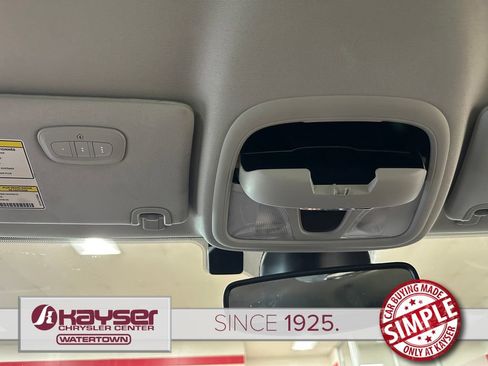 Certified 2021 Jeep Cherokee Latitude Lux w/ Comfort/Convenience Group AWD/4WD image 34