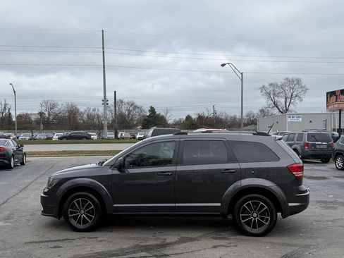 Used 2017 Dodge Journey SE w/ Flexible Seating Group image 5