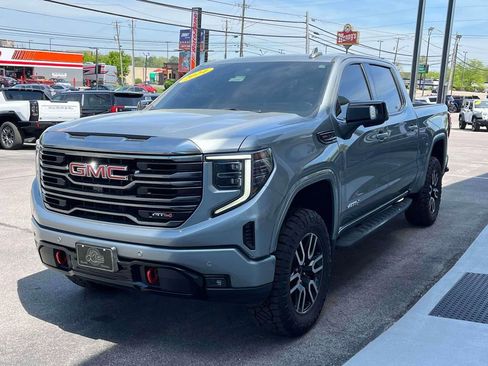 Used 2024 GMC Sierra 1500 AT4 w/ Technology Package AWD/4WD image 7
