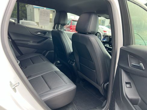 Used 2026 Chevrolet Equinox LT w/ Convenience Package II AWD/4WD image 11