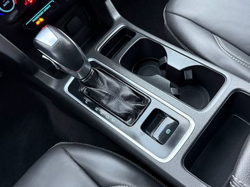 Used 2018 Ford Escape SEL image 25