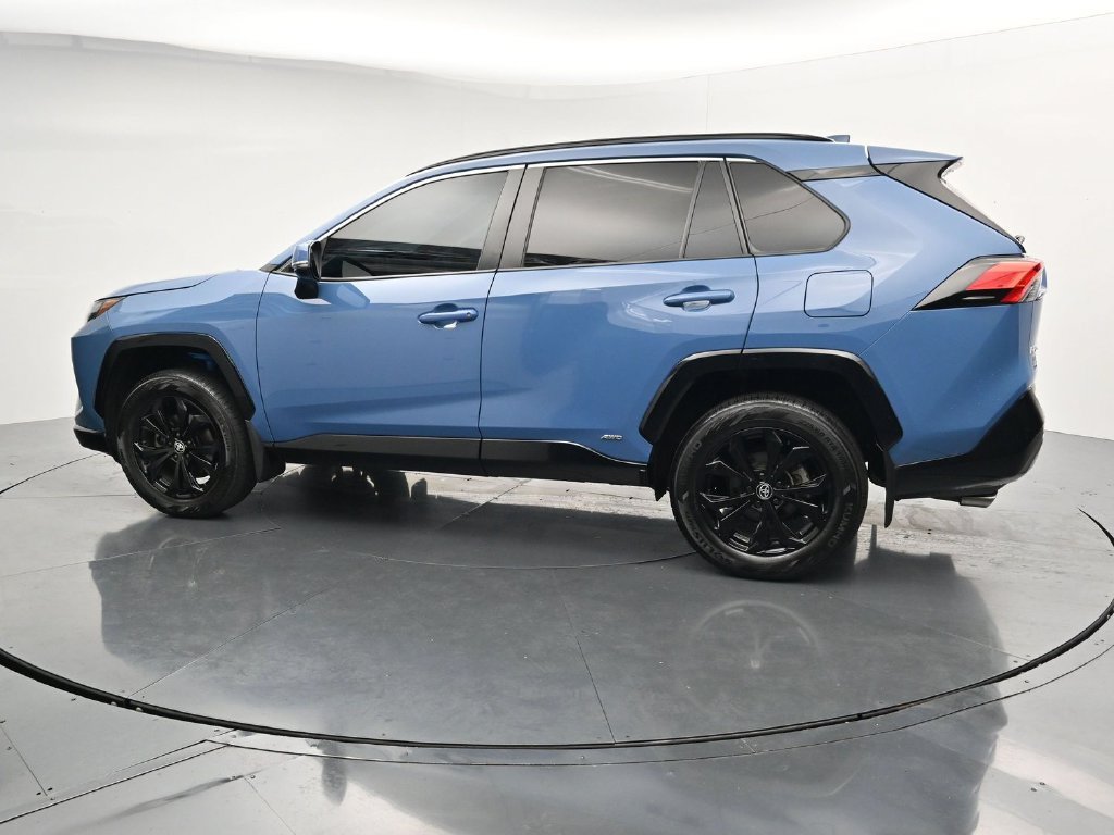 Used 2024 Toyota RAV4 SE w/ Convenience Package AWD/4WD image 5