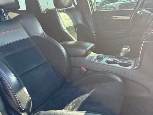 Used 2018 Jeep Grand Cherokee Trailhawk AWD/4WD image 18