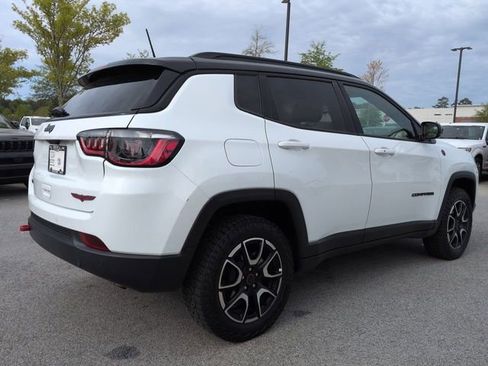 Certified 2025 Jeep Compass Trailhawk AWD/4WD image 4