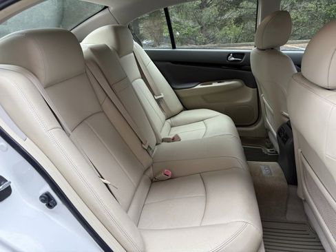 Used 2011 INFINITI G37 x w/ Premium Pkg image 31