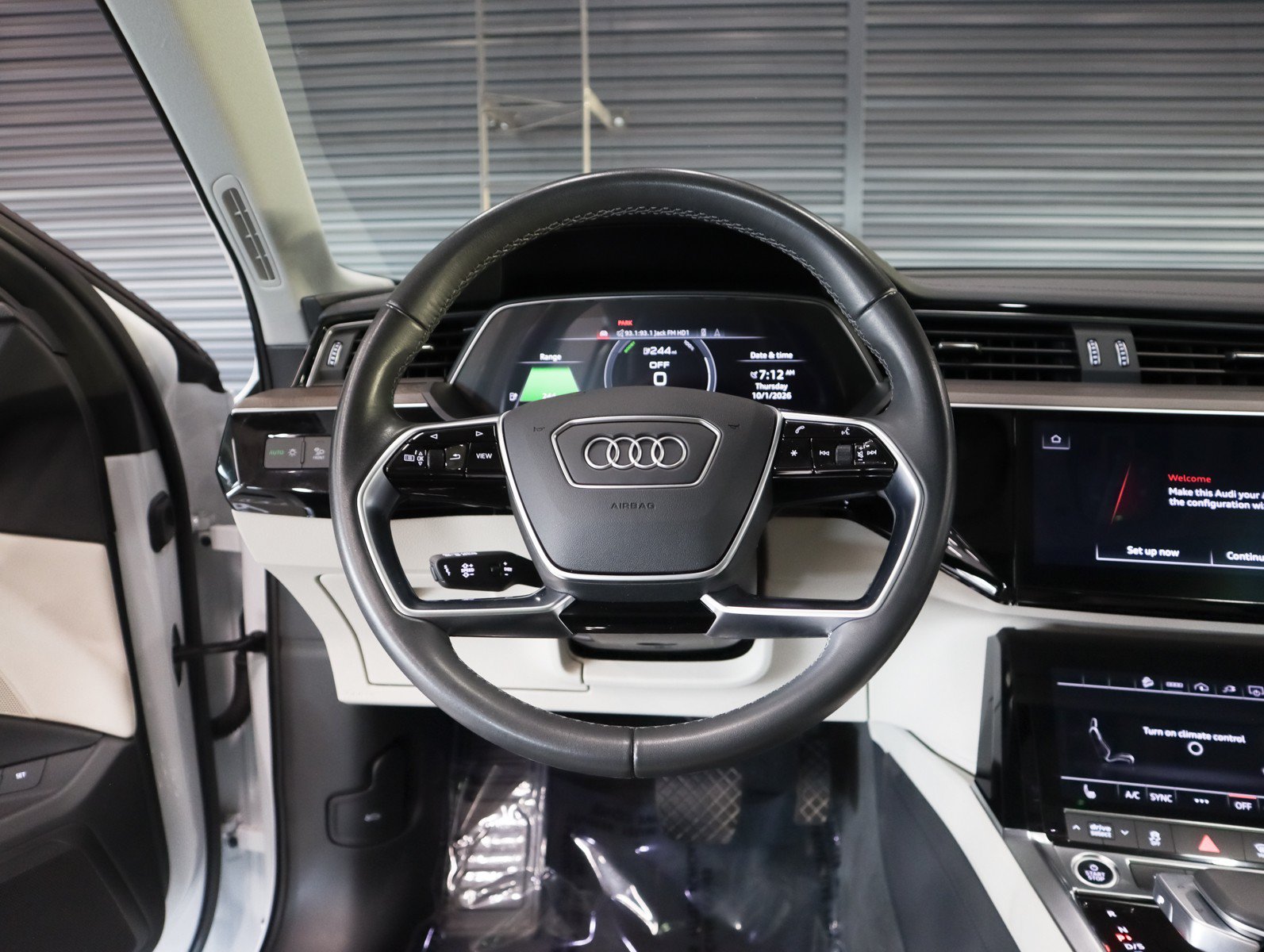Used 2024 Audi Q8 e-tron Premium AWD/4WD image 18