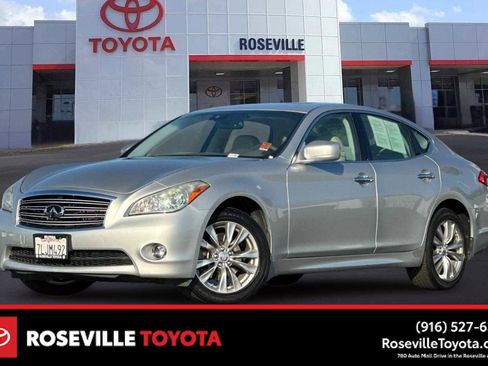 Used 2012 INFINITI M37 w/ Premium Pkg image 1