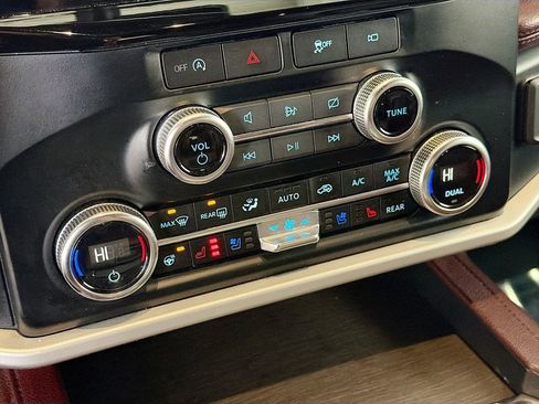 Used 2024 Ford Expedition Limited AWD/4WD image 15