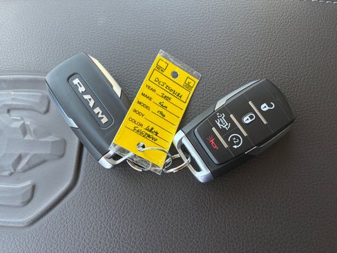 Used 2025 RAM 1500 Laramie w/ Advanced Safety Group II AWD/4WD image 30