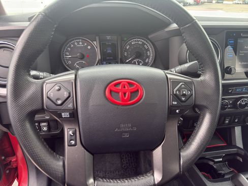 Used 2017 Toyota Tacoma TRD Sport w/ Premium & Technology Package image 16