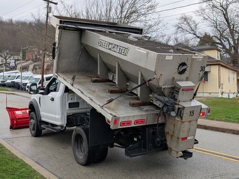 Used 2022 Ford F550 4x4 Regular Cab Super Duty w/ Power Equipment Group image 8