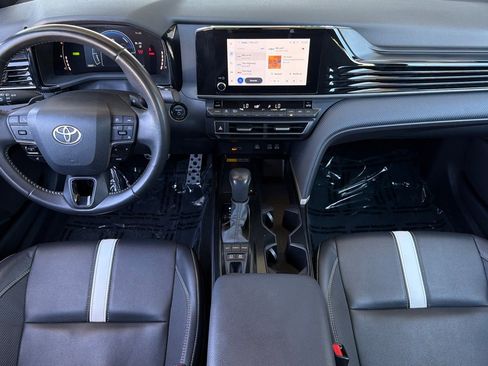 Used 2025 Toyota Camry SE FWD image 15