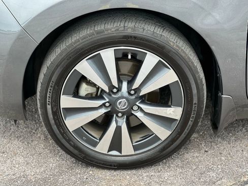 Used 2017 Nissan Leaf SL image 25