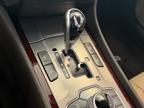 Used 2012 Hyundai Equus Signature RWD image 20