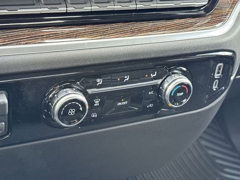 New 2026 GMC Sierra 2500 SLE AWD/4WD image 19