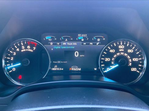 Used 2019 Ford F150 Lariat w/ Equipment Group 502A Luxury AWD/4WD image 26