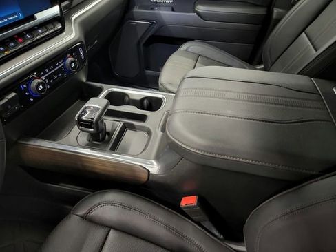 Used 2024 Chevrolet Silverado 1500 High Country w/ High Country Premium Package AWD/4WD image 22
