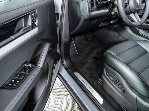 New 2026 Porsche Cayenne E-Hybrid image 8