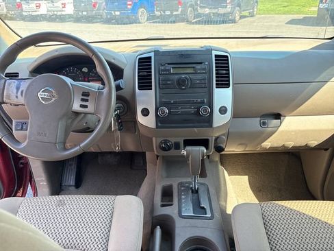 Used 2009 Nissan Frontier SE w/ SE Value Truck Pkg AWD/4WD image 14