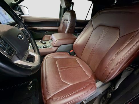 Used 2023 Ford Expedition Max Limited image 11