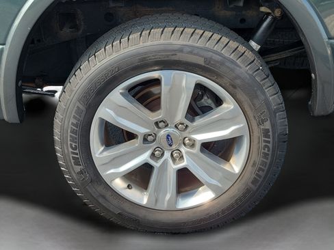 Used 2015 Ford F150 Platinum w/ Equipment Group 701A Luxury AWD/4WD image 33