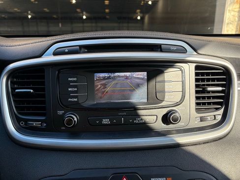 Used 2017 Kia Sorento AWD image 37