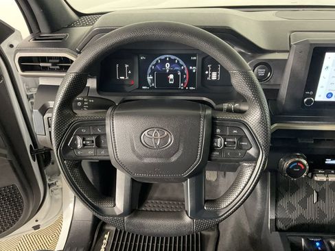 Used 2025 Toyota Tacoma SR image 12