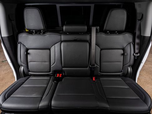 Used 2025 GMC Sierra 1500 Denali w/ Denali Reserve Package AWD/4WD image 36
