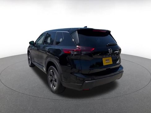 Used 2025 Nissan Rogue SV FWD image 11