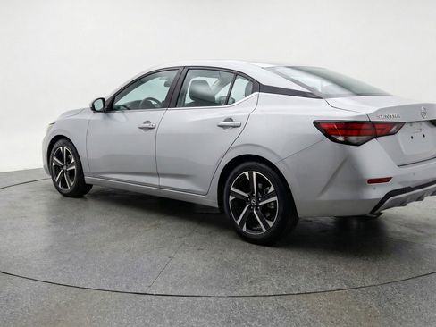 Used 2025 Nissan Sentra SV image 6