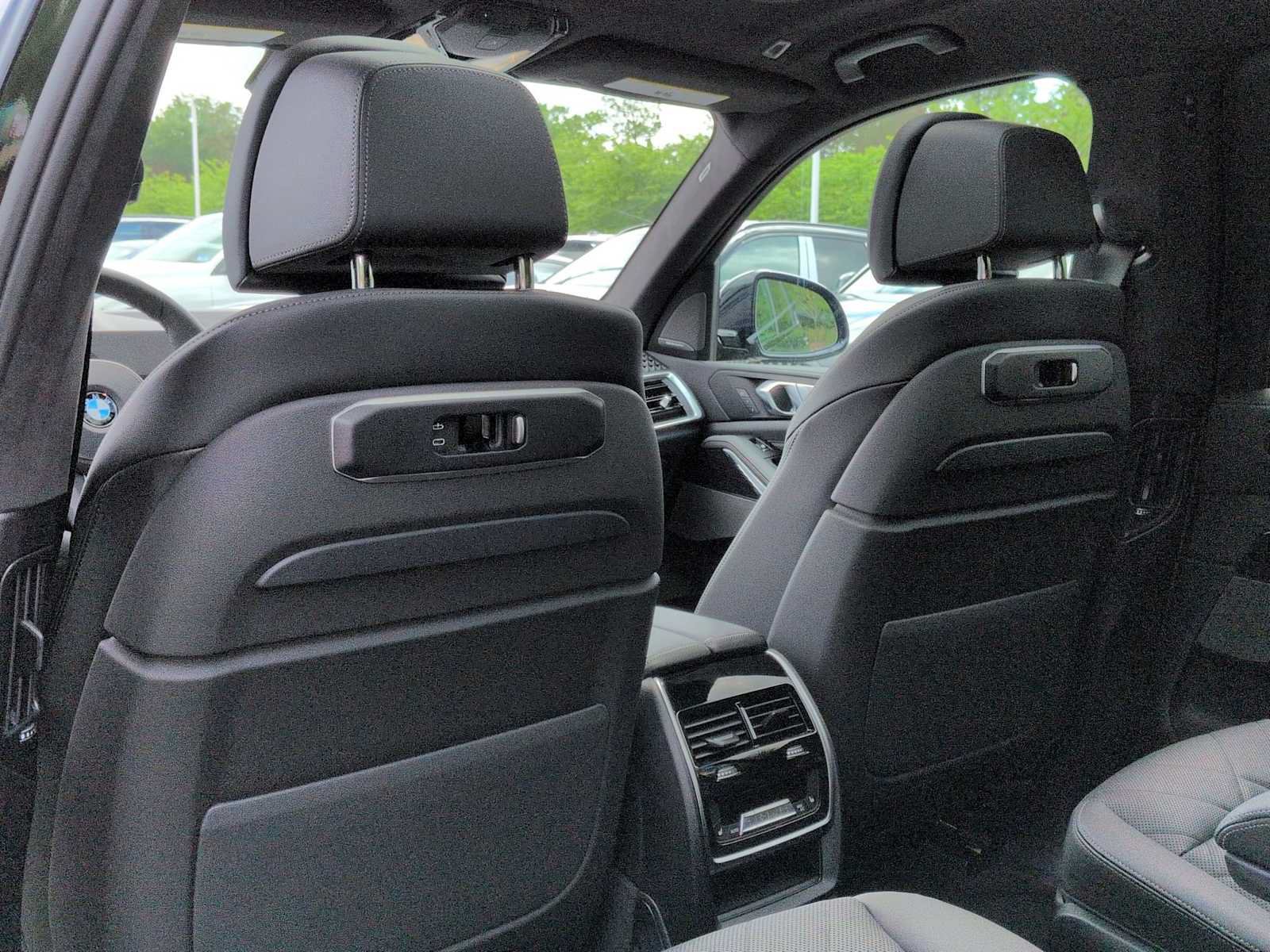 Used 2027 BMW X7 xDrive40i w/ M Sport Package AWD/4WD image 19