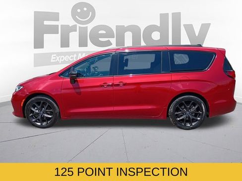 Used 2026 Chrysler Pacifica Limited w/ S Appearance Package FWD image 8