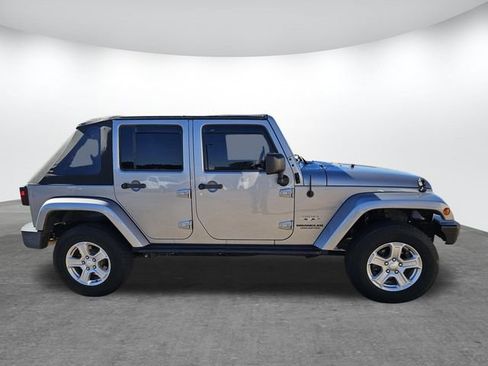 Used 2016 Jeep Wrangler Unlimited Sahara w/ Connectivity Group image 3