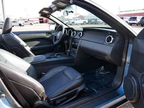 Used 2006 Ford Mustang Premium RWD image 9