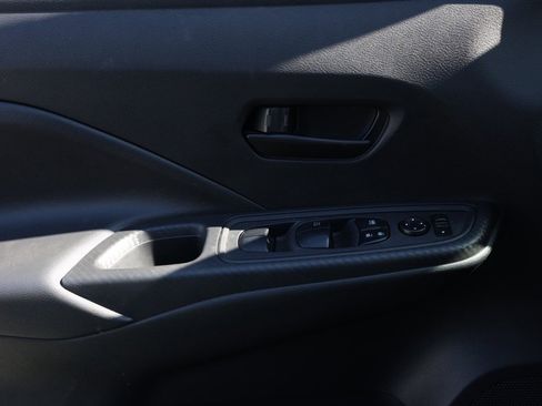 Used 2025 Nissan Versa S image 21