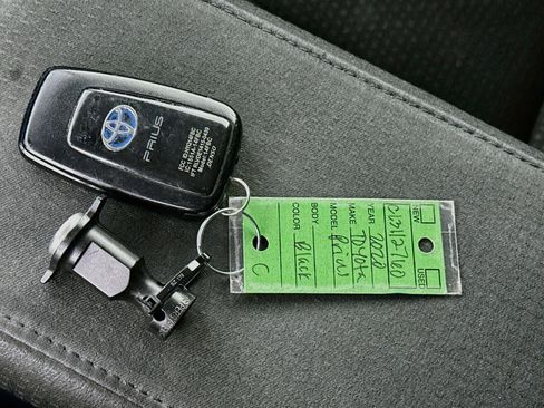 Used 2020 Toyota Prius LE FWD image 24