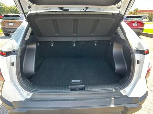 Used 2025 Hyundai Kona SEL FWD image 28