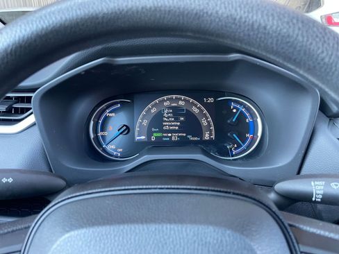 Used 2025 Toyota RAV4 LE image 38