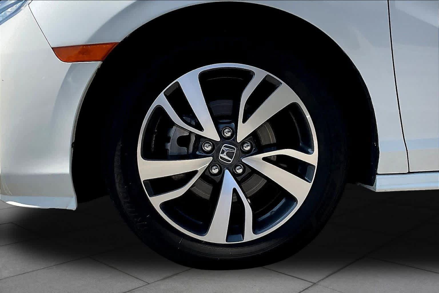 Used 2023 Honda Odyssey Touring image 11