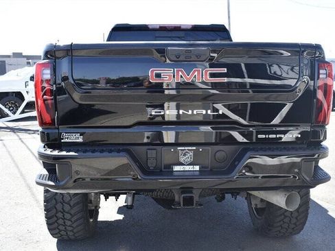 Used 2024 GMC Sierra 3500 Denali w/ Denali Reserve Package AWD/4WD image 4