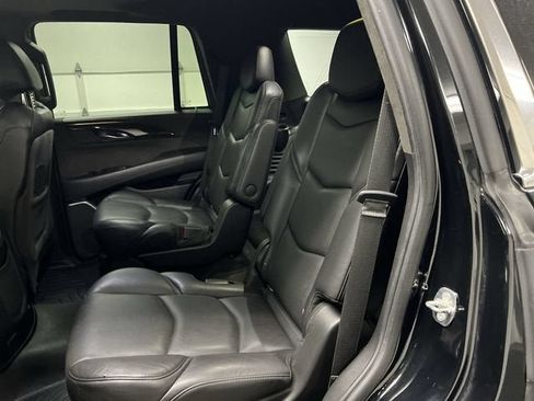 Used 2020 Cadillac Escalade Platinum AWD/4WD image 25