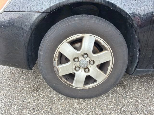 Used 2001 Toyota Avalon XL w/ Option Pkg 3 FWD image 30