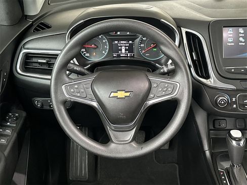 Used 2018 Chevrolet Equinox LT image 16