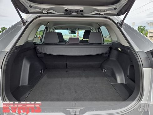 Used 2025 Toyota RAV4 XLE AWD/4WD image 30