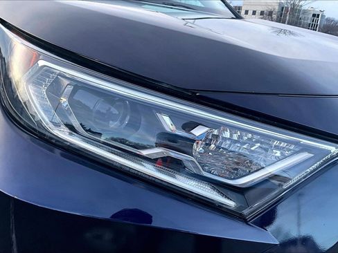 Used 2021 Toyota RAV4 XLE image 27