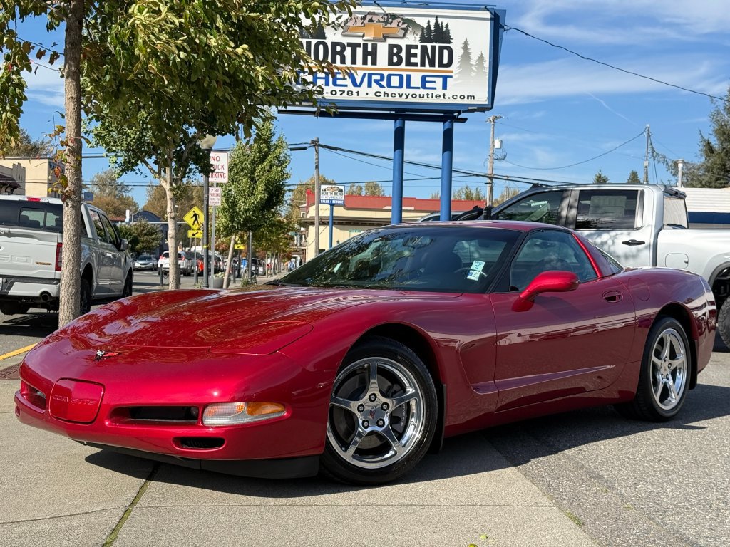 Used 2004 Chevrolet Corvette Coupe w/ Roof Package RWD image 1